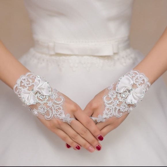 Accessories - Rhinestone & Lace Fingerless Bridal Gloves